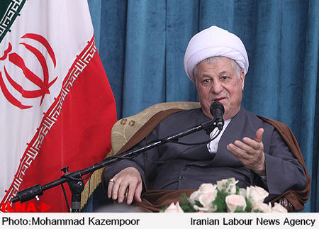 هیچ مسئولی حق ندارد جلوی سخنان عقلانی دانشجویان را بگیرد