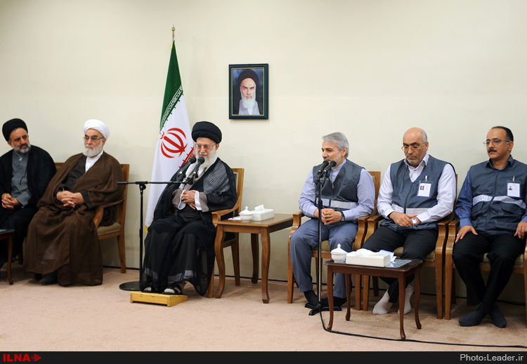 دیدار مسئولان ستاد سرشماری عمومی نفوس و مسکن با رهبر انقلاب +عکس